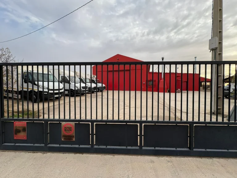 Instalaciones de Compramos tu Camión en La Roda Albacete